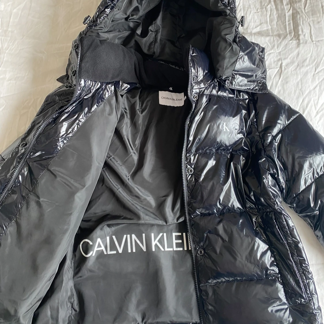Svart pufferjacka från Calvin Klein - 90