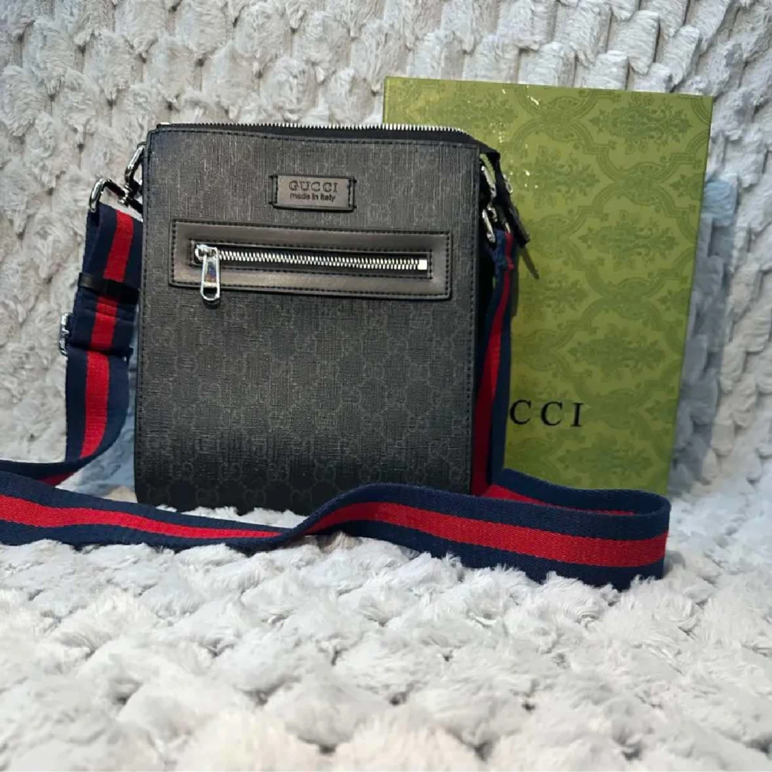 Gucci messenger bag