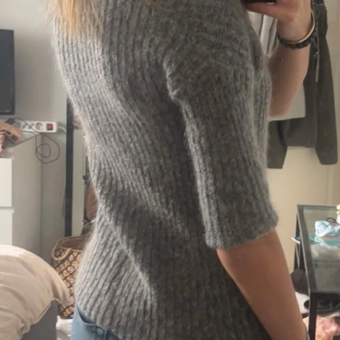 Grå stickad polotröja - 1