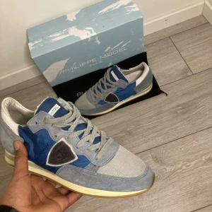 Phillipe model Trpz  - Säljer dessa snygga Phillipe models som är perfekta för våren och den kommande sommaren och som är storlek 41-42. De har inga skador och följs med box och dustbag. Pris kan diskuteras!