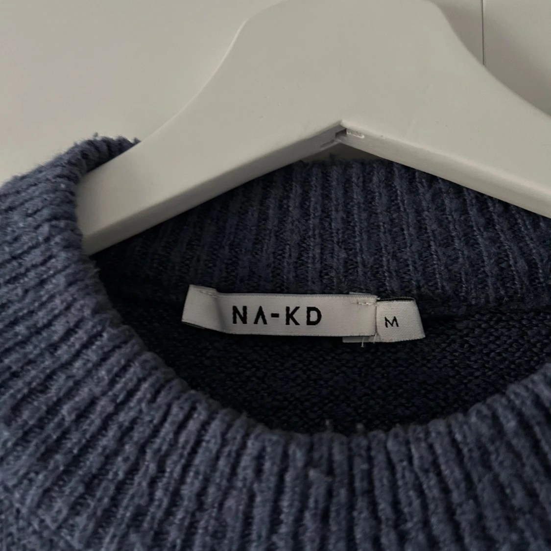 Mörkblå stickad tröja från NA-KD - 2