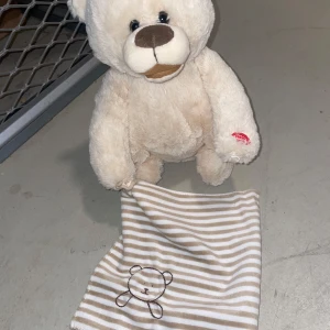 Talande nalle  - Drivs med batterier