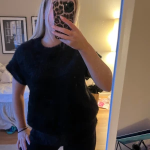 Kortärmad tröja - Supersnygg stickad kortärmad tröja/t-shirt!! 