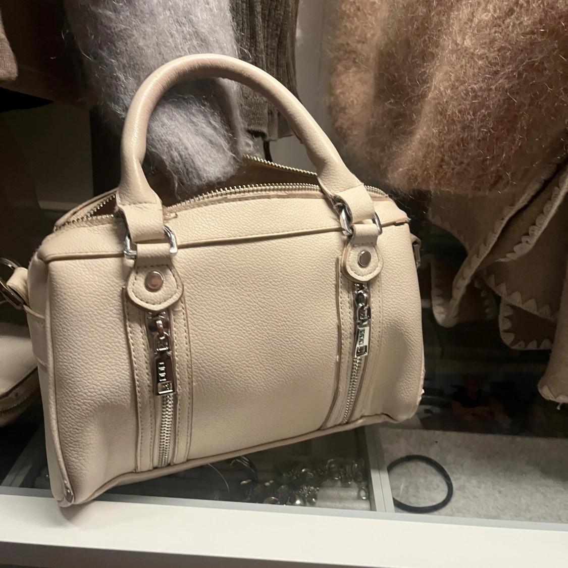 Beige handväska - 1