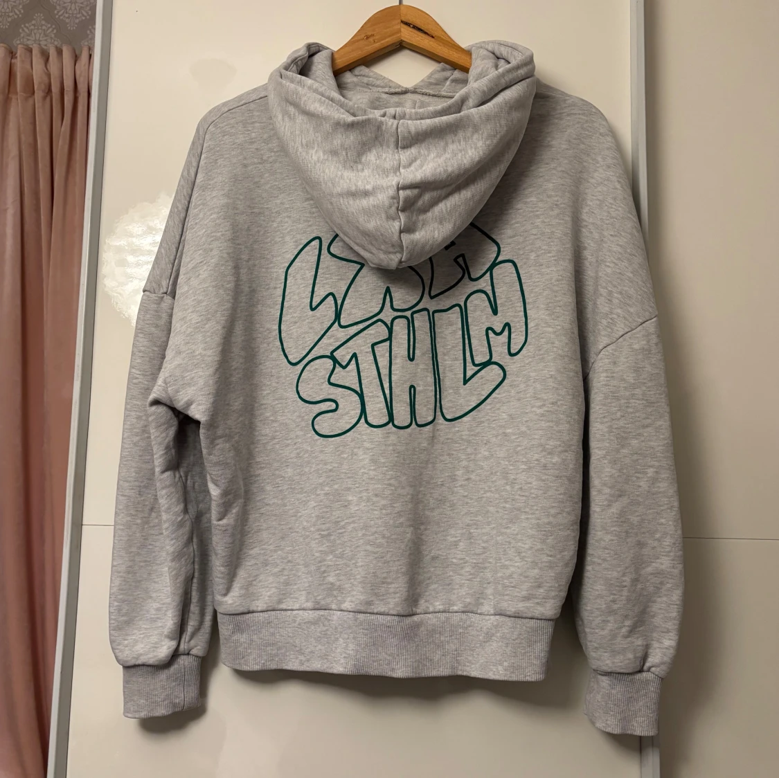 Grå hoodie från LXA