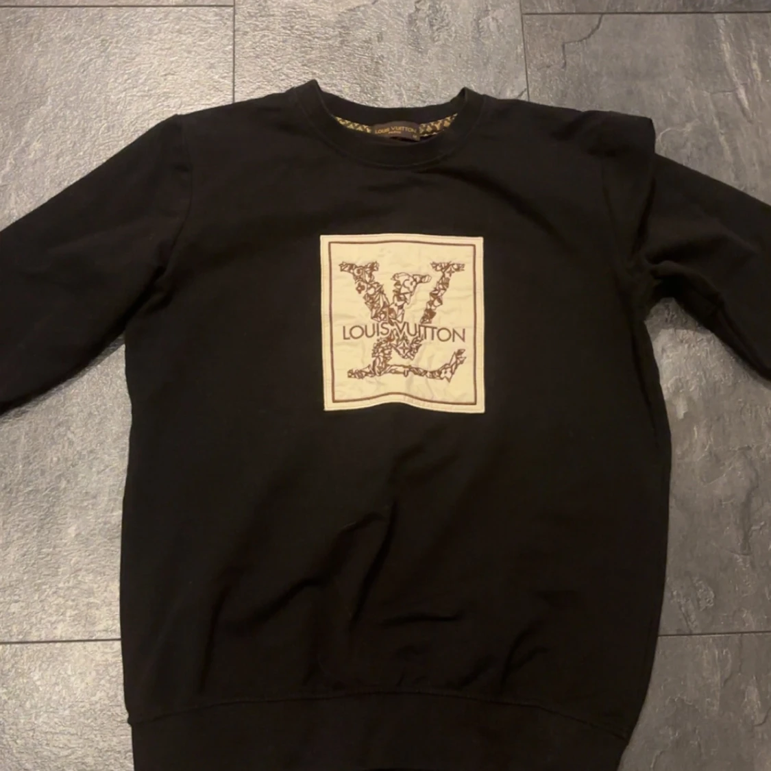 Svart långärmad tröja från Louis Vuitton - 1