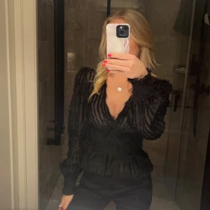 Nakd blus  - Endast använd vid tillfället på bilden! Säljer då jag har lindande!!!❤️