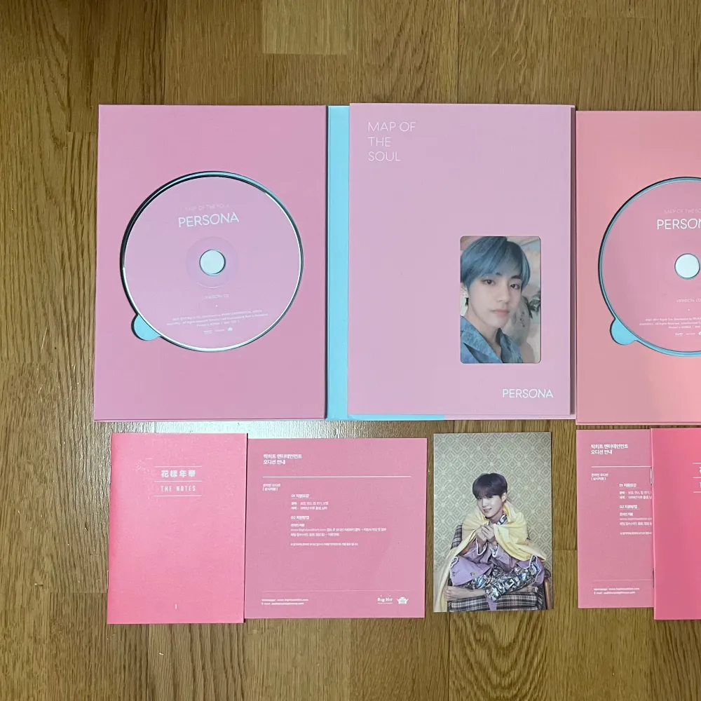 3 BTS album: - BUTTER, Cream Ver - MAP OF THE SOUL: PERSONA, Ver 1 & 2  Skrolla för att se innehållet (ingår en extra bild i ett av Persona albumen)  - Fullständigt innehåll - Mycket bra skick  150kr för en, om fler än en kan priset diskuteras! :). Övrigt.