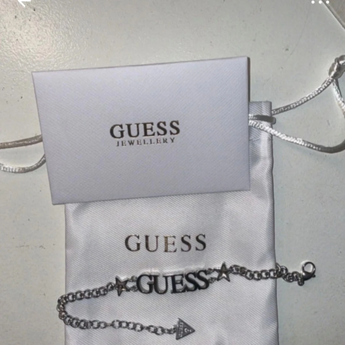 Guess  - 90