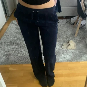 Mörkblå juicy - Typ aldrig använt lånad bild men bra skick dem kommer aldrig t användning 