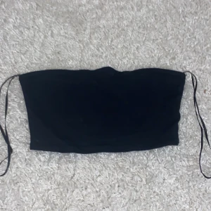 Svart tub topp - Oanvänd svart tub topp från h&m. Provad en gång.