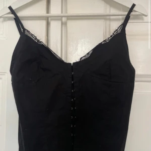Svart topp Zara - Svart topp från Zara. Aldrig använd.