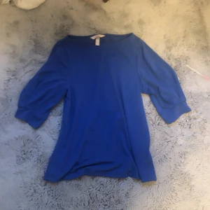 Blå tröja - Fin och skönt material