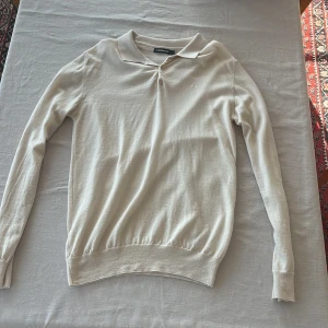 J.lindeberg marino ull tröja  - Tja! Säljer för den inte kommer till användning. Perfekt nu mot hösten/vintern! Skick 10/10 Nypris 1400kr Priset kan diskuteras 🤩