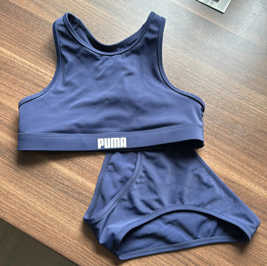 Mörkblå bikini från Puma