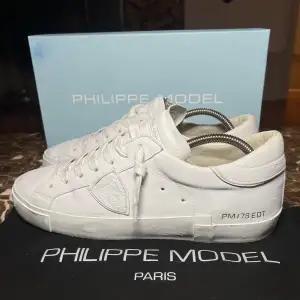 Philippe Model PSRX | Skick: 9/10 Storlek: 43 | Nypris: ca 3799kr | Pris: 2599kr | Auenticitet garanterad | Hör av dig vid minsta fråga eller fundering✍️