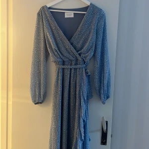 Långklänning  - Använd fåtal gånger, fint skick 