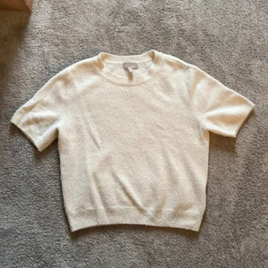 Hm tröja💕 - Lånad bild men säljer min tröja från hm då jag inte använder den💕 Den är i storlek XS😙