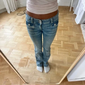 Jeans - Super fina jeans från H&M. Slutsålda på hemsidan . Inga defekter!(lånade bilder)💗💗