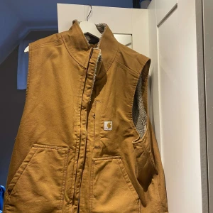 Carhartt väst  - Nypris 1600 och använd 1 gång