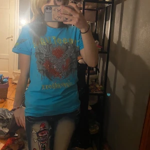 Cipo & baxx t-shirt - Super cool y2k t-shirt med coola rinestones och en örn på framsidan❤️