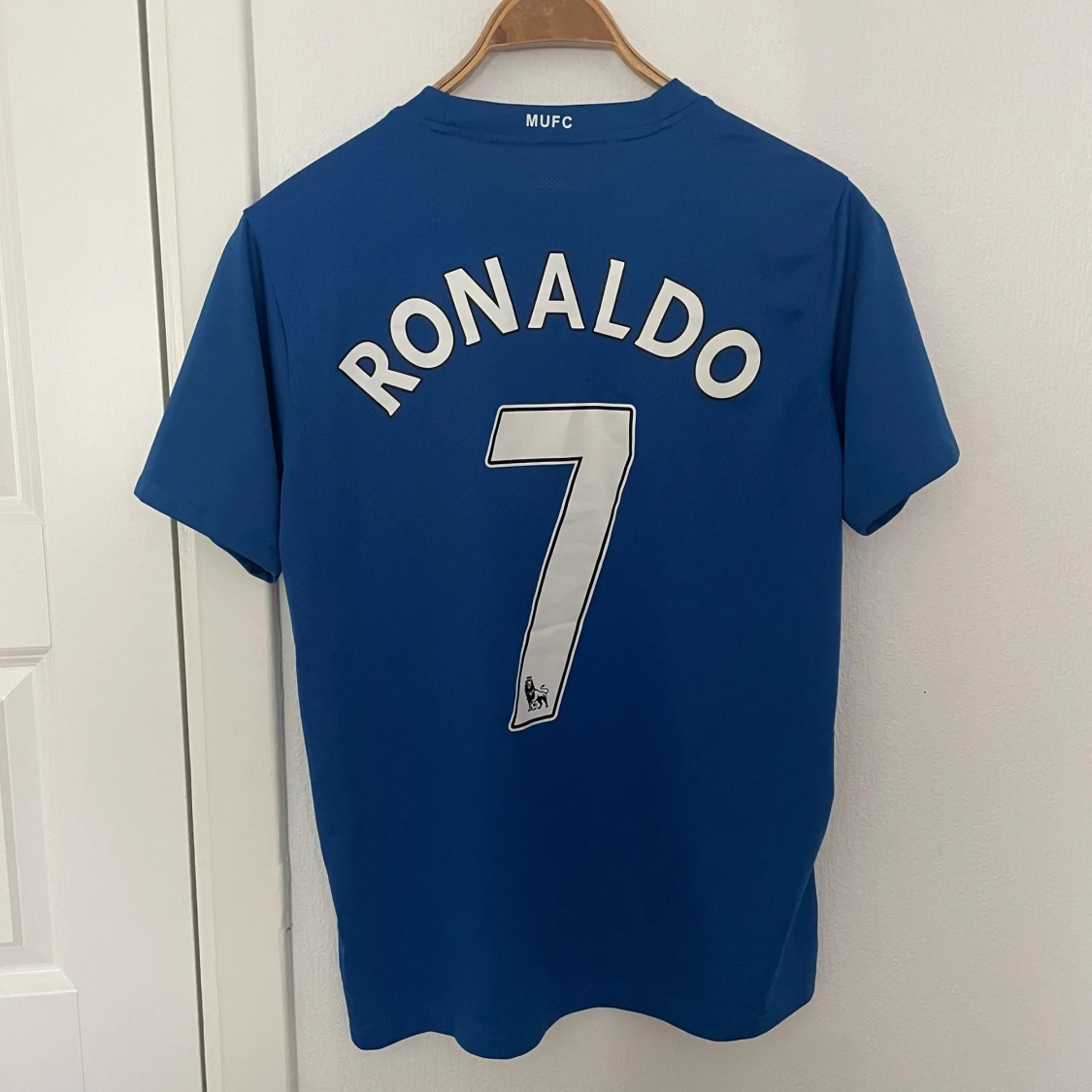 Manchester United Jersey  - 90