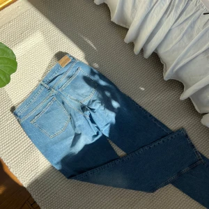 Jeans  - Fina jeans från Gina, storlek 38 passar fint. 