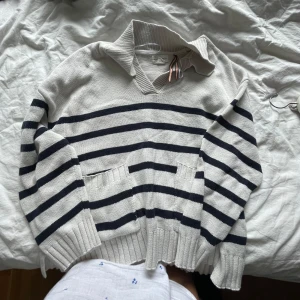 Oversized stickad tröja - Super skön stickad tröja inför hösten, XL men passar s-l beroende på hur man vill att den ska sitta 