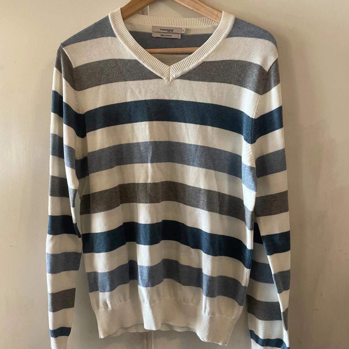 Stickad tröja från dressmann