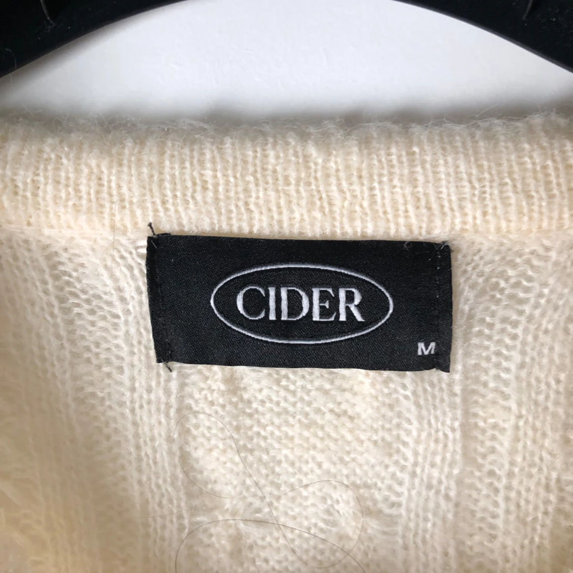 Vit stickad kofta från Cider - 90