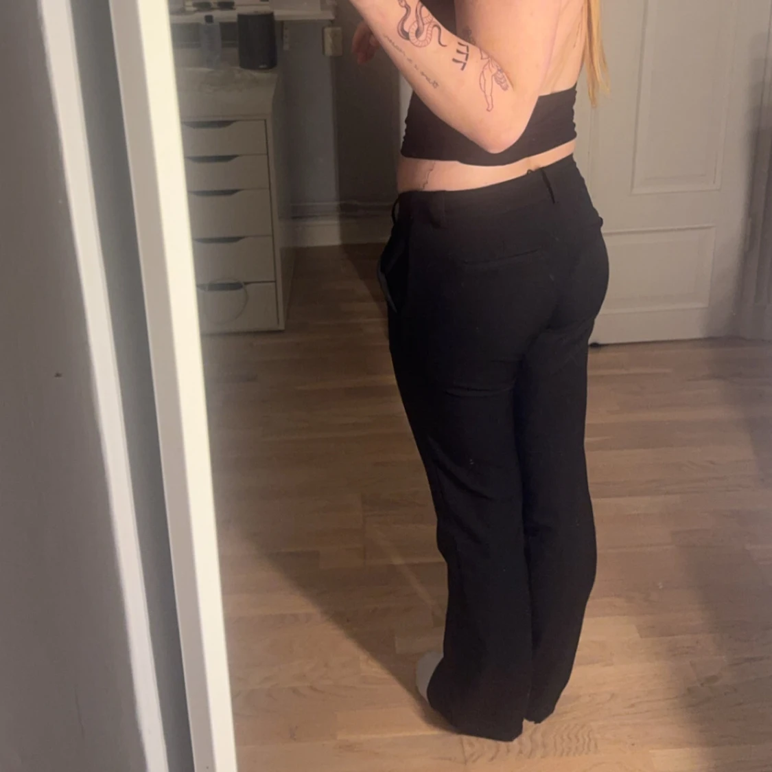 Svarta kostymbyxor - 90