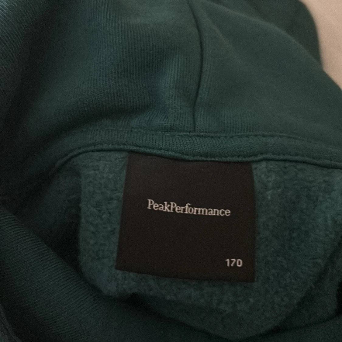 Mörkgrönt mjukis set från Peak Performance  - 92