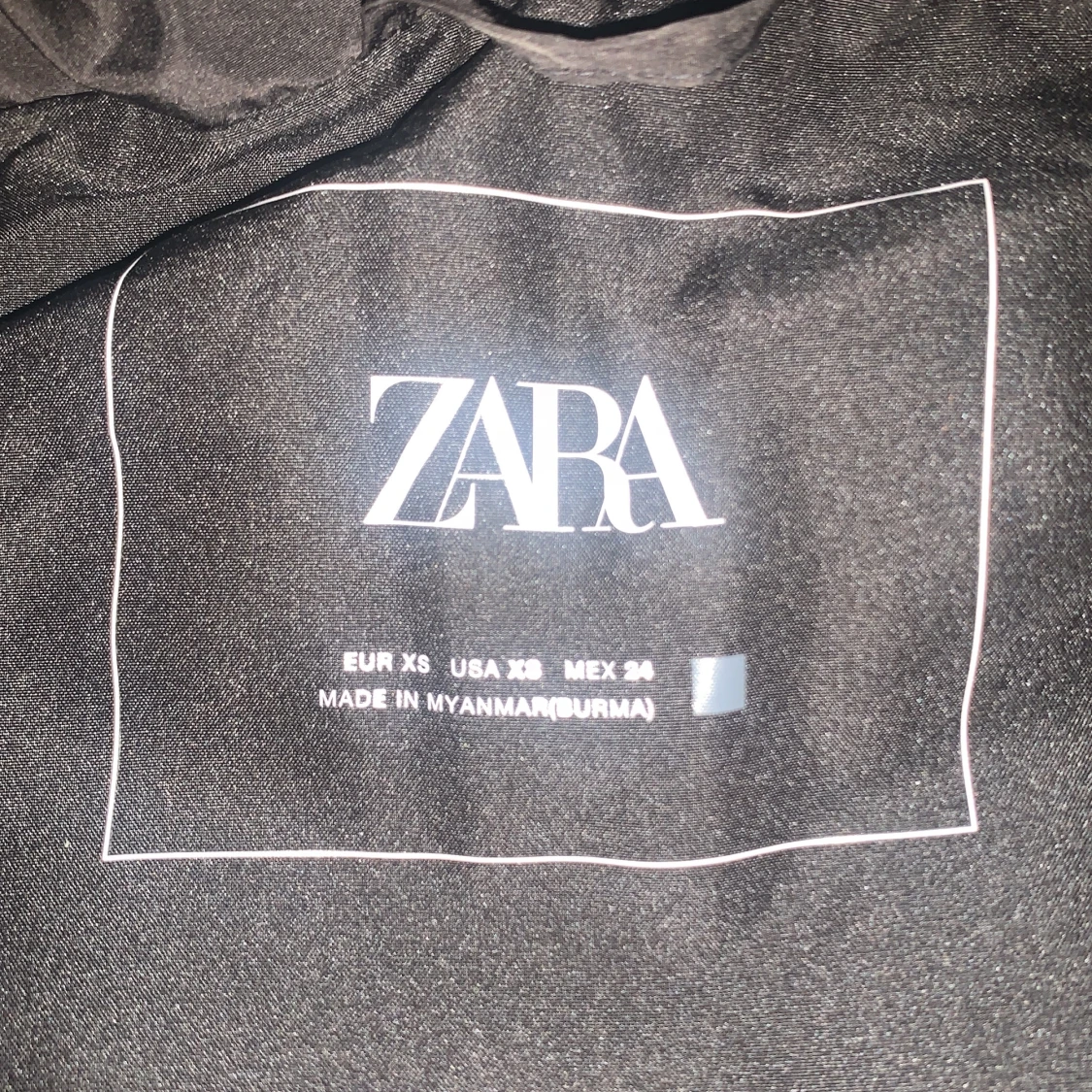 Svart dunväst från Zara - 91