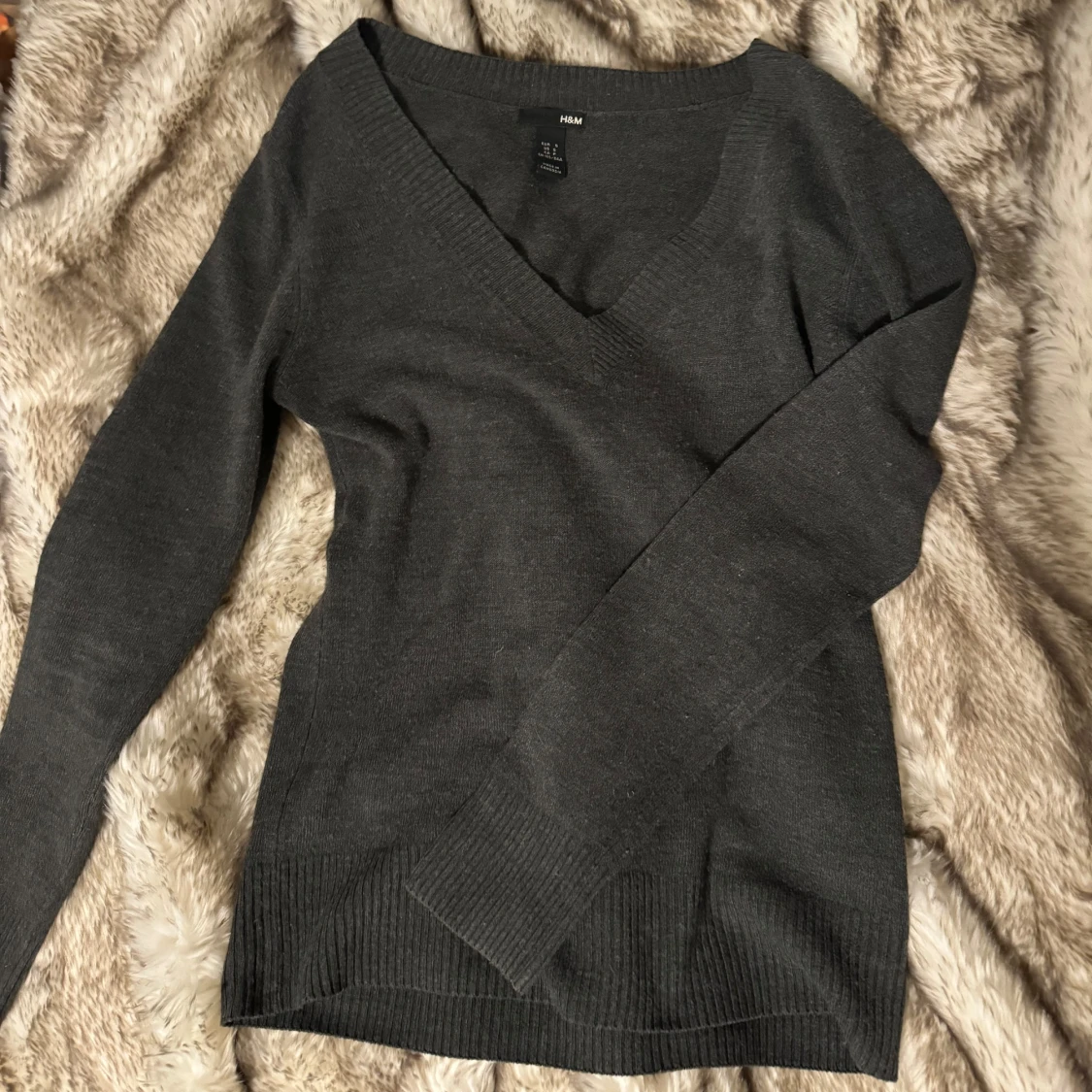 Mörkgrå tröja från H&M - 90