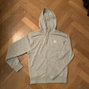 Hoddies - Säljer hoddies. Pris kan diskuteras. Skriv vid intresse.