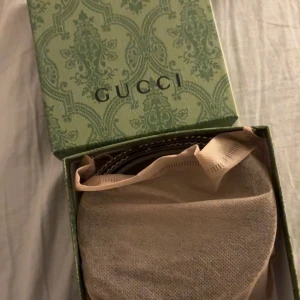 Fint brunt bälte  - Fint brunt bälte, fraktar samma dag, hör av dig vid frågor 