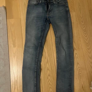 Nudie jeans - Snygga nudie jeans storlek är w28 L32 säljer för dom är för små 