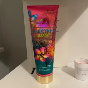 Electric Beach body lotion Vs OÖPPNAD  - Helt oöppnad, kolla sista bild för att se 💗 