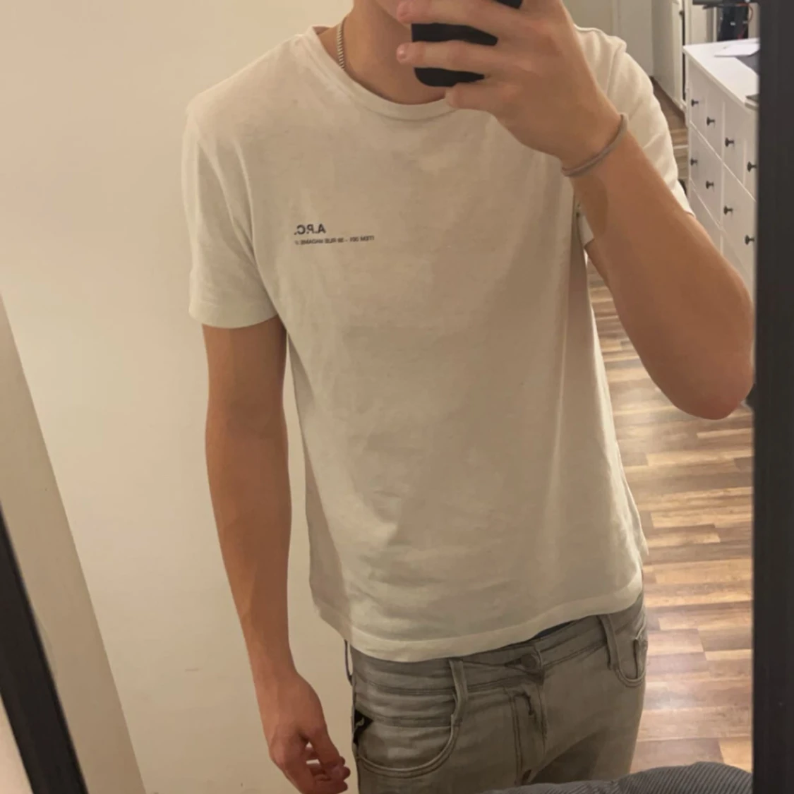 Vit t-shirt från A.P.C.