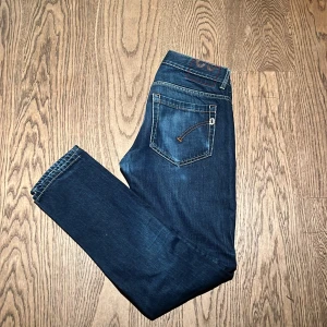 Dondup Jeans - Skick: 9/10 Storlek: 32 Nypris: 2099kr
