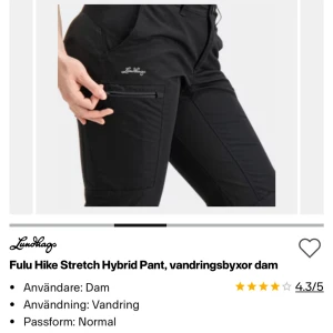 Svarta utebyxor från Lundhags - Helt oanvända Lundhags fridlufs byxor ifrån xxl, (bara testade) sitter super snyggt på , säljer pågrund utav att dom var lite för tjata på mig då ja vill ha dom lite ” pösigare” . Nypris 1200kr. 