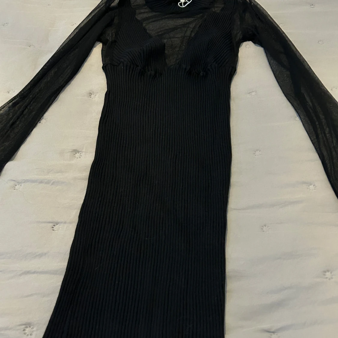 Svart ribbad klänning från Zara - 4