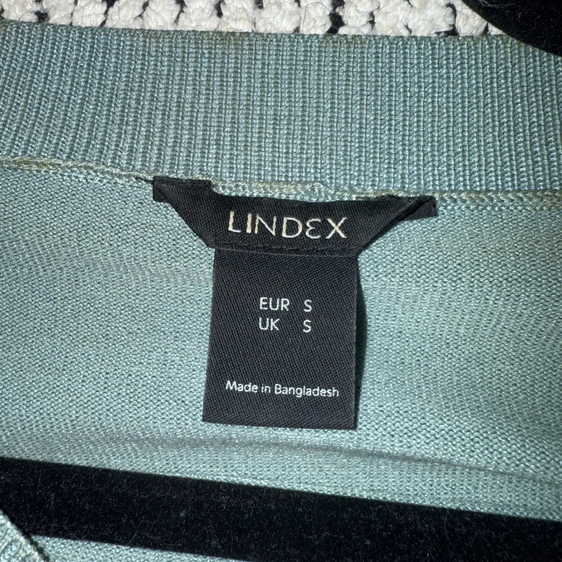 Grön kortärmad topp från Lindex - 1