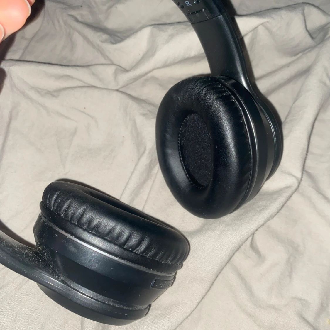 Brusdämpande hörlurar - 1