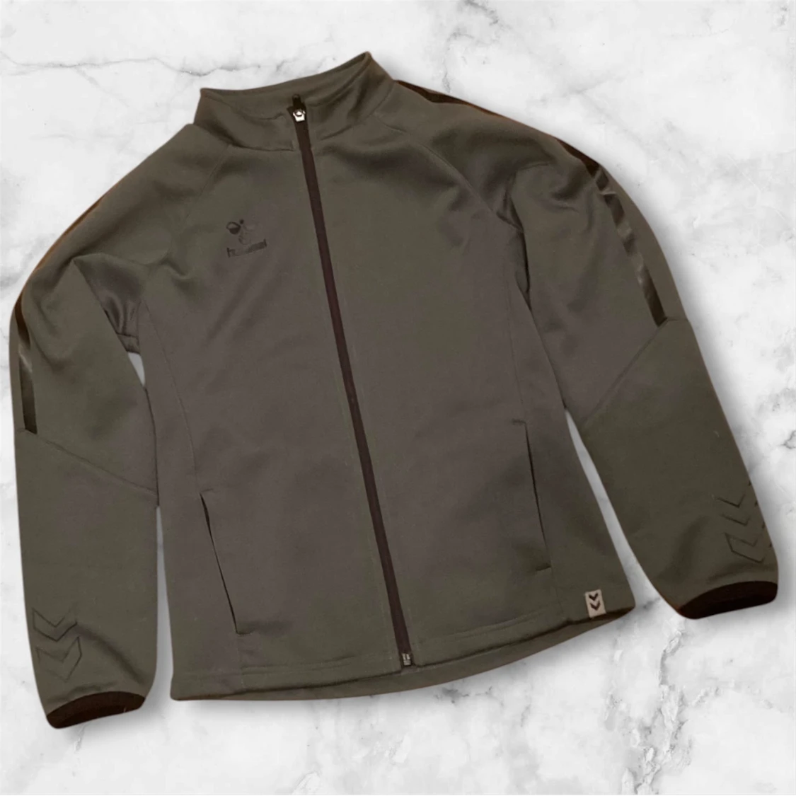 Grön jacka från Hummel - 1