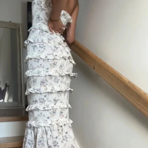 Balklänning - Säljer min superfina långklänning från Boohoo som passar perfekt till balen!✨🥂 Storlek 38 men passar perfekt på mig som vanligtvis har XS/S. Aldrig använd