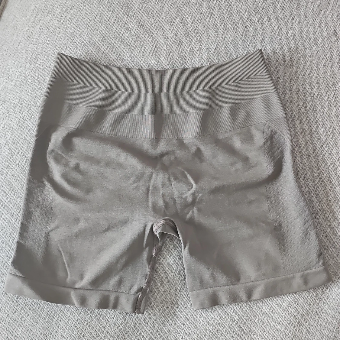 Alphalete shorts, Medium - 1