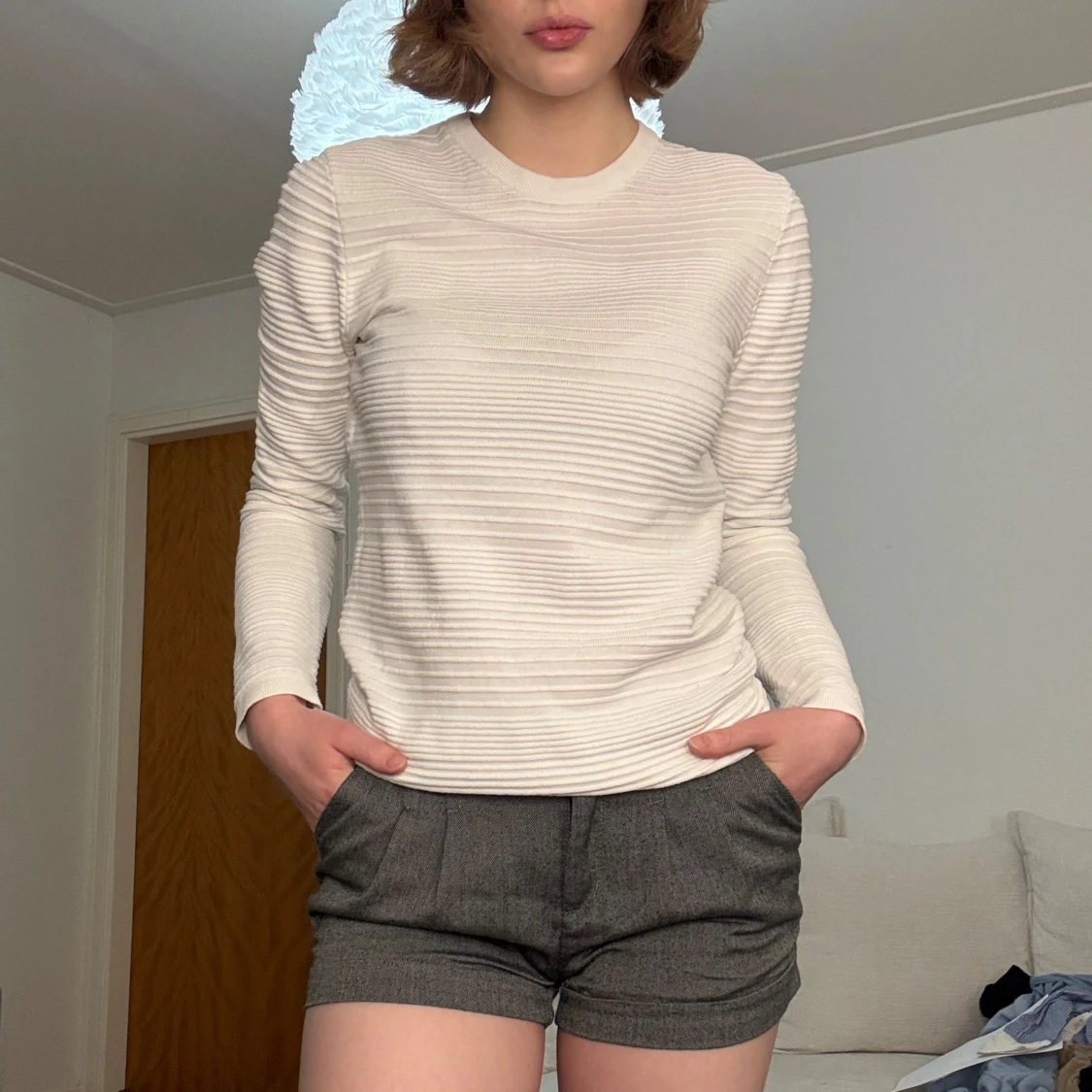 Vit ribbad långärmad tröja