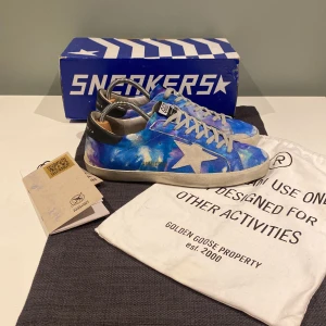 Golden goose skor - Tvärfeta skor från golden goose!!  Grymt skick 9/10  Allt og ingår  Självklart äkta