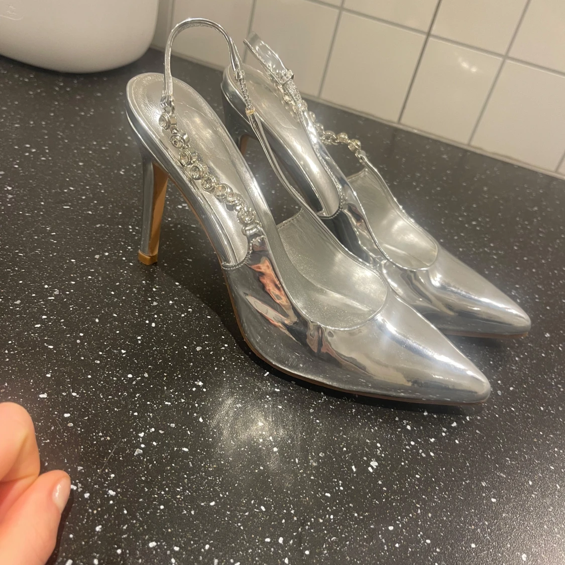 Silvriga klackar / pumps - 90